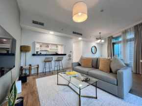 Bright and spacious flat Downtown burj Khalifa
